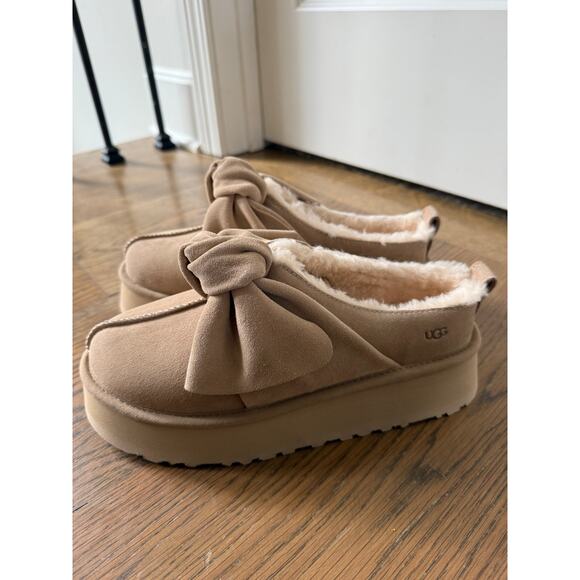 NWT Ugg Platform Slip-On Bow Sand Womens Size 7 - Picture 12 of 15